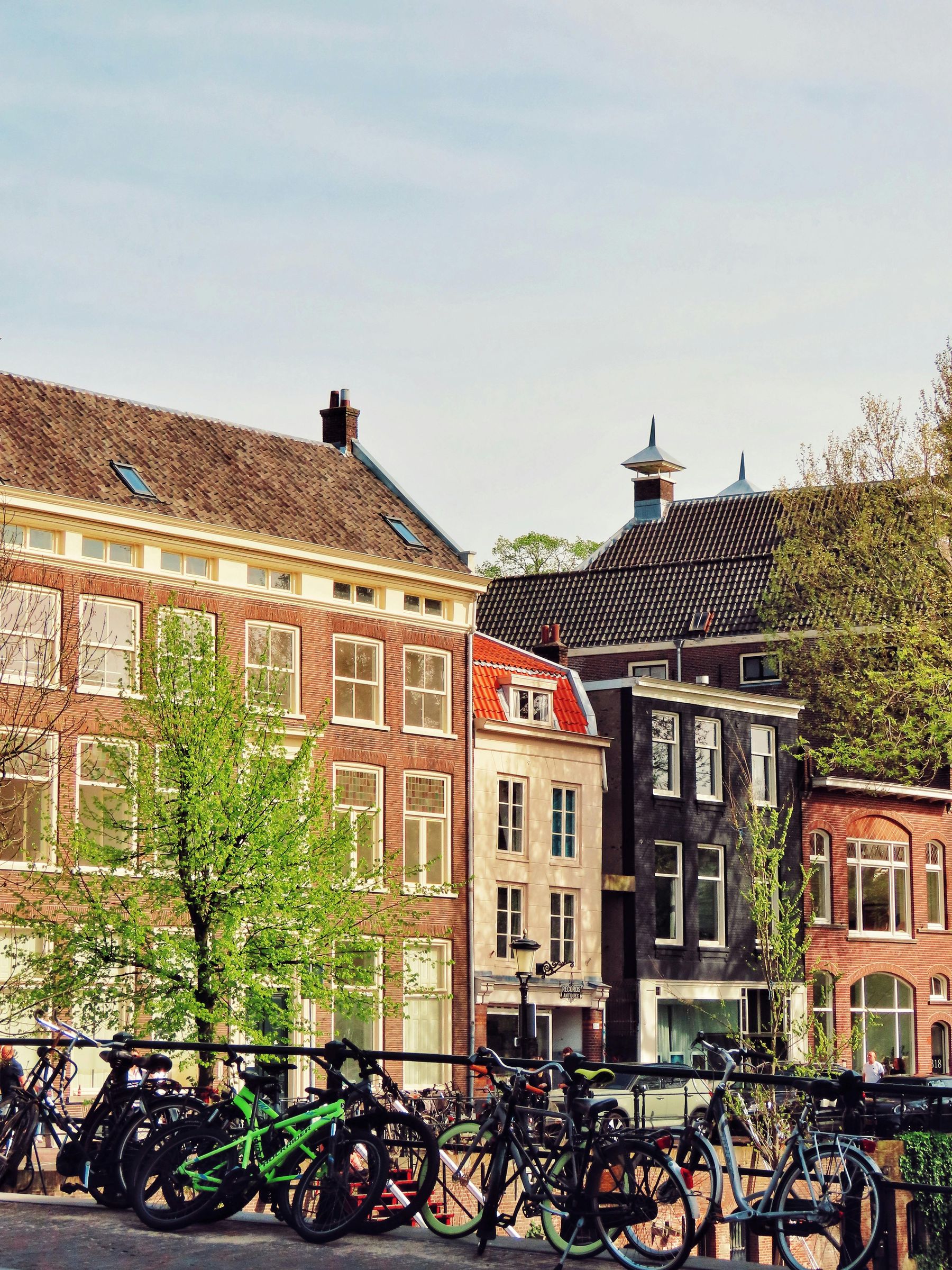 Verduurzaming van Amsterdamse grachtenpanden met respect voor monumentale gevels