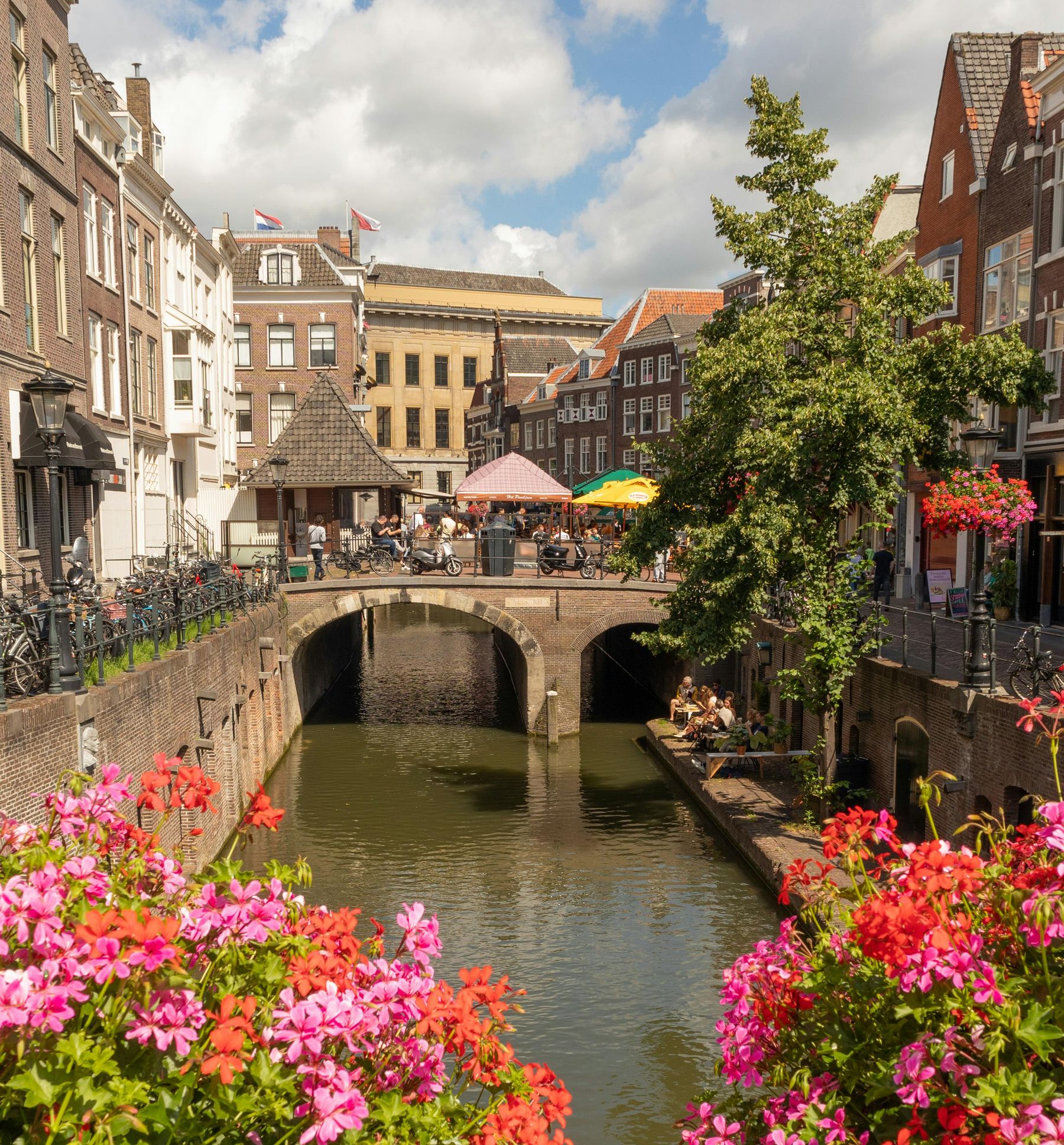 Monumentale grachtenpanden in Utrecht — typische Nederlandse erfgoedarchitectuur